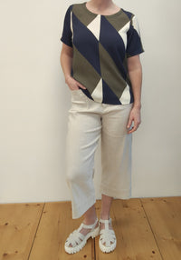 PLEAT BACK & CONTRAST TOP Geo