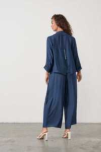 Jacket Back Feature Midnight