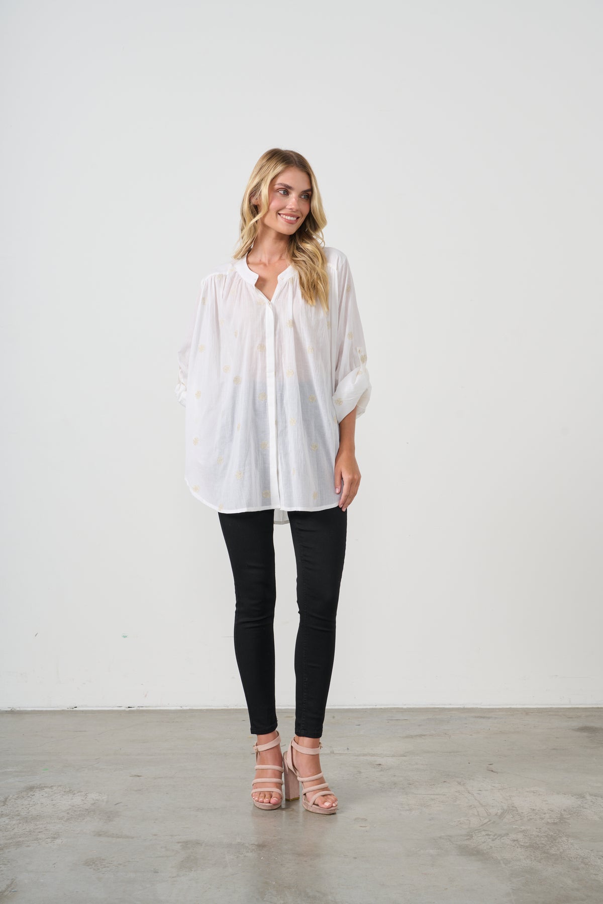 Shirt - Oversize w/Flower Embroidery White