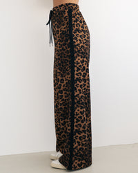 Bold Animal Print Pant