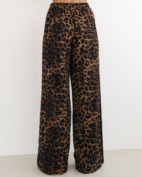 Bold Animal Print Pant