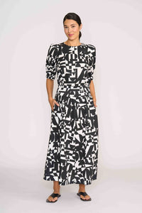 TOP SWING VOLUME SLEEVE Abstract