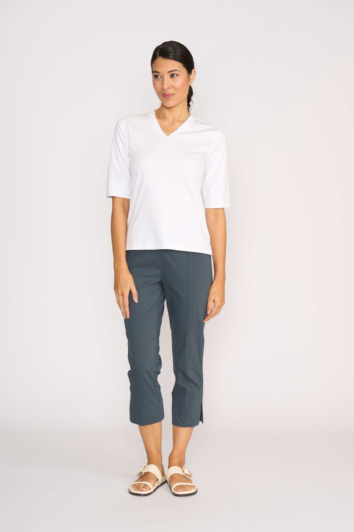 SLIM V NECK TOP White t shirt