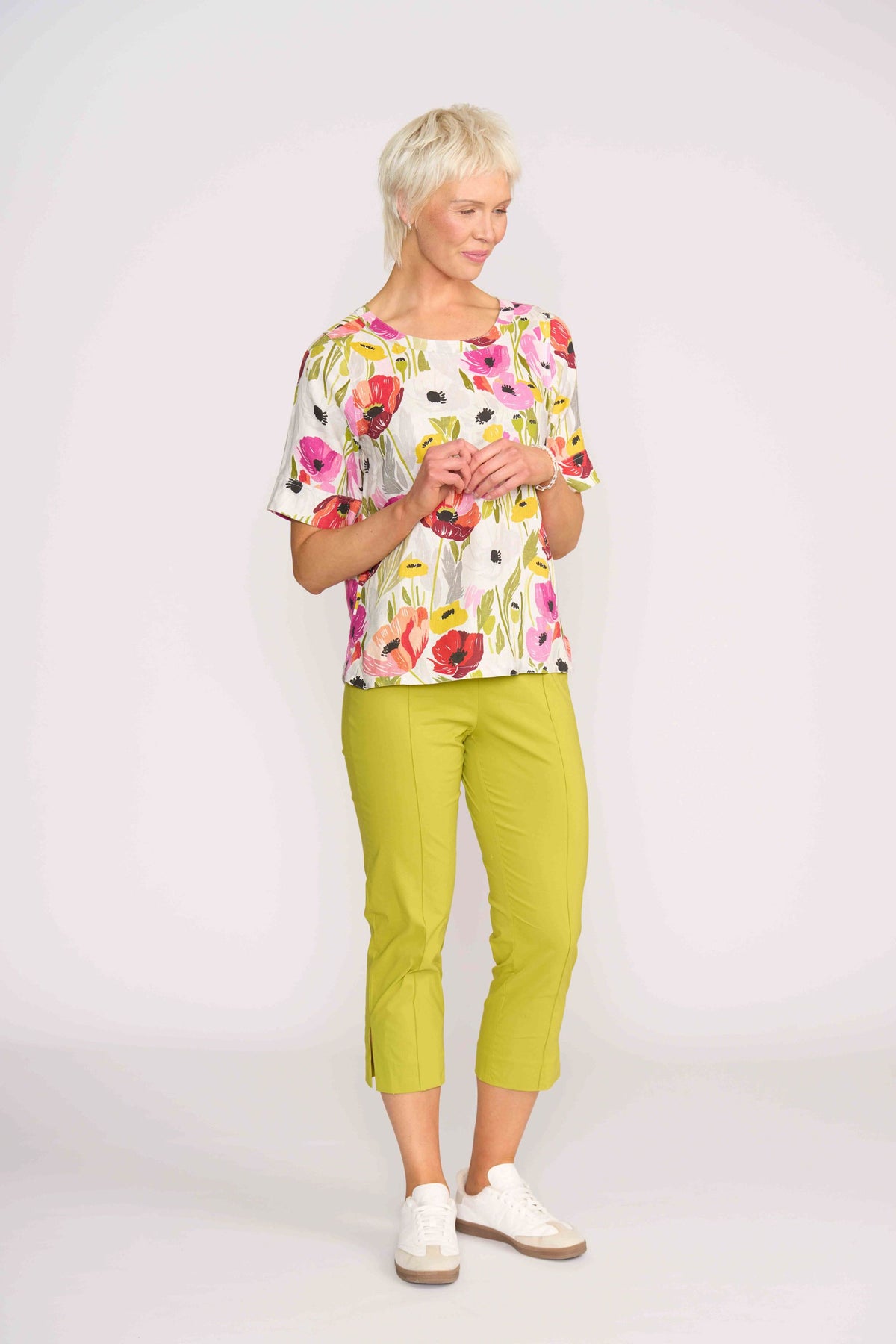 SWING OUT TOP Poppies