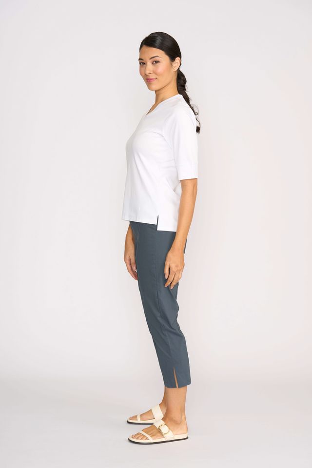 SLIM V NECK TOP White t shirt
