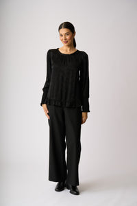SHIRRED CUFF SCOOP HEM TOP Black
