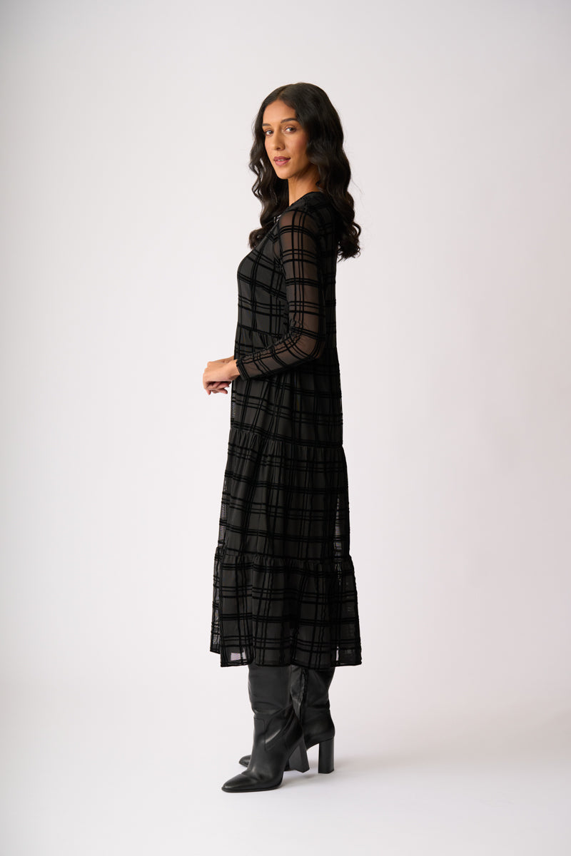 LONG SLEEVE, TIERED HEM DRESS Black Check