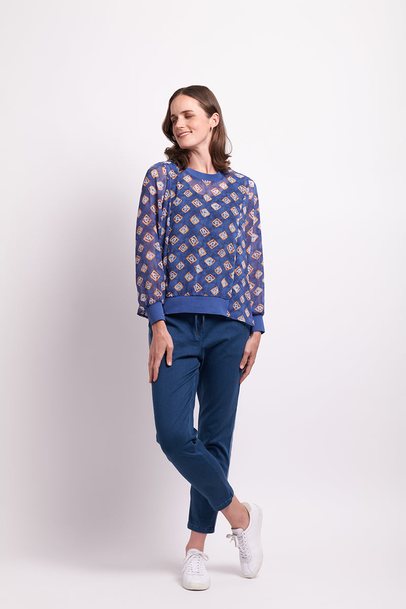 Contrast Rib Top in Ocean Geo