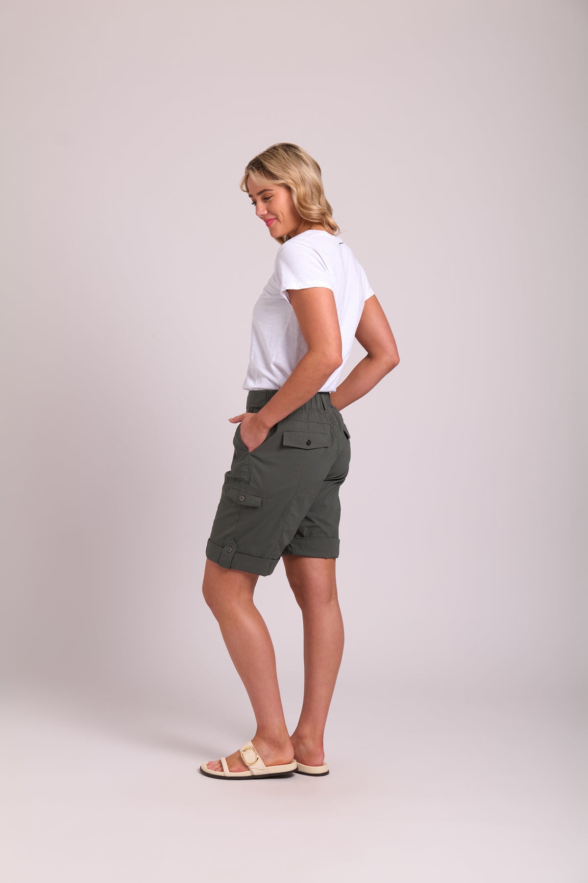 Cargo Shorts Roll Cuff in Viridian