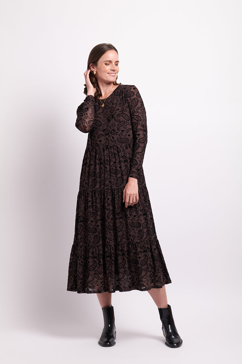 Long Sleeve Tiered Hem Dress in Chocolate Paisley