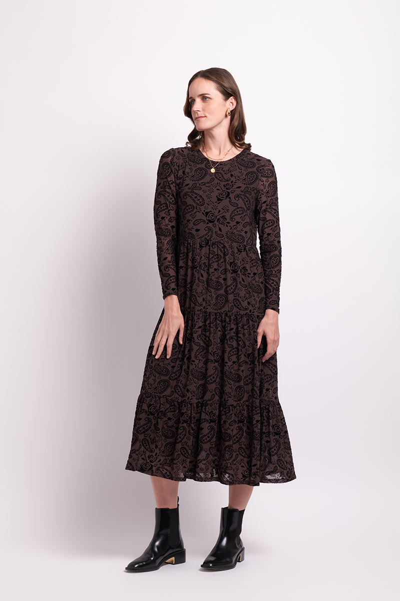 Long Sleeve Tiered Hem Dress in Chocolate Paisley