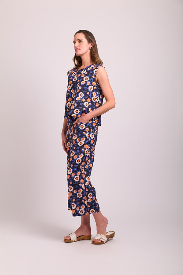 Wide Leg Trousers Cropped in Decorative Bunch