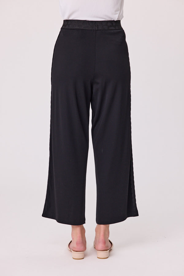 Donna Side Trim 7/8 Palazzo Pant in Black