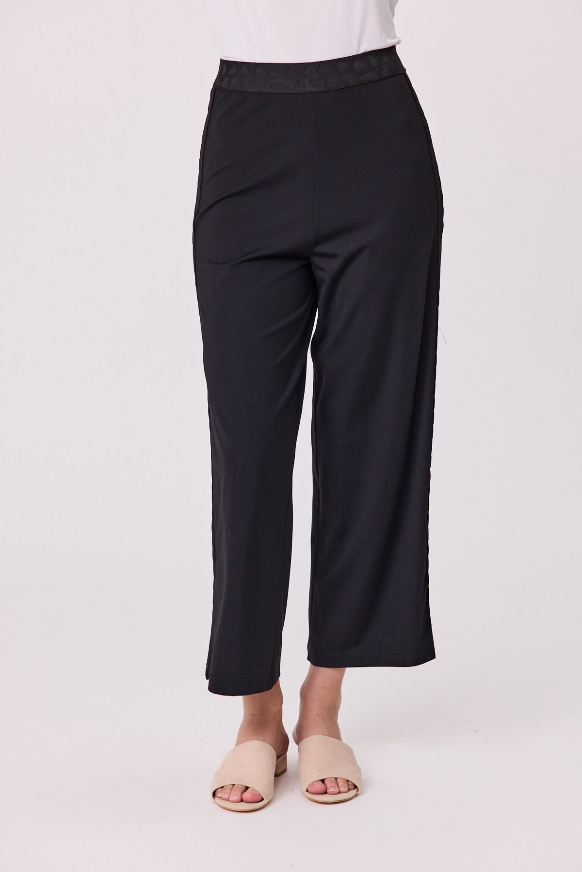 Donna Side Trim 7/8 Palazzo Pant in Black