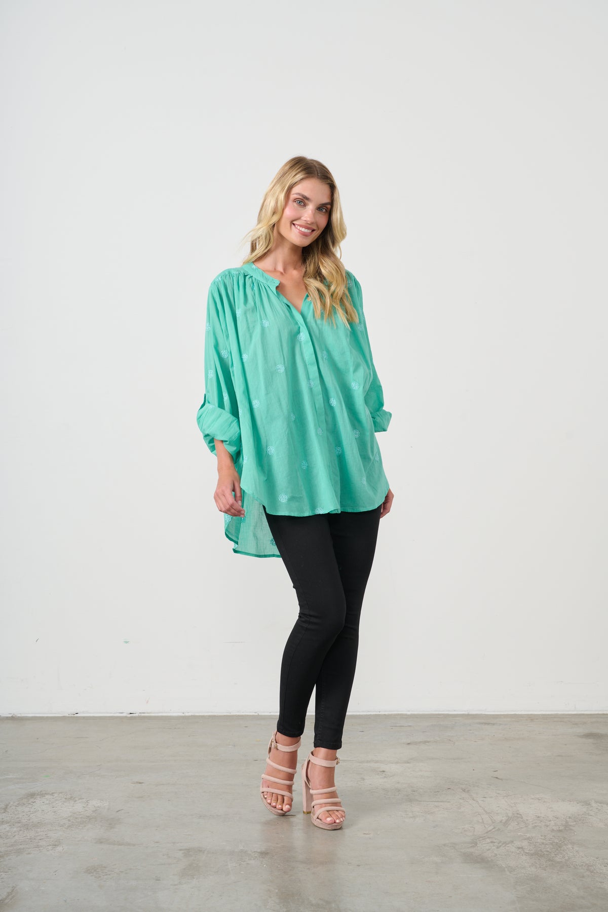Shirt - Oversize w/Flower Embroidery Green