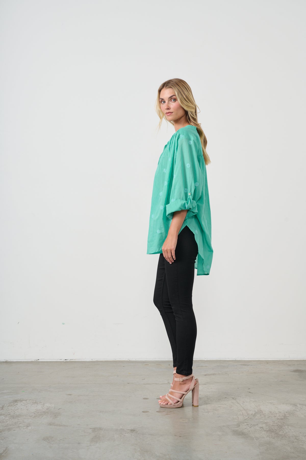 Shirt - Oversize w/Flower Embroidery Green