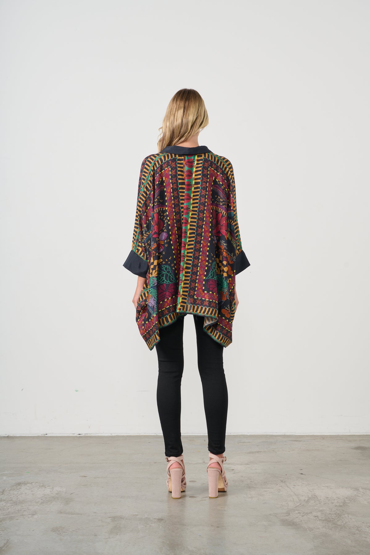 Blouse Oversized Tropical Print  Black