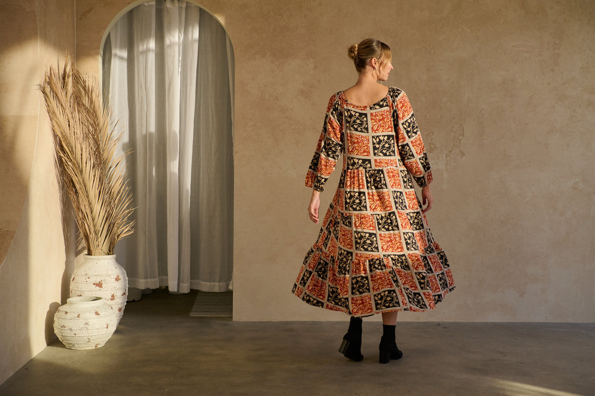 Dress Framed Leaves Print & Elastic Shoulders